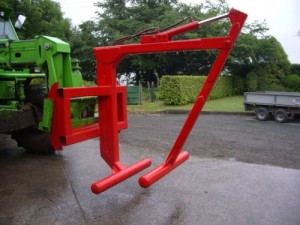 Elephant nose bale handler