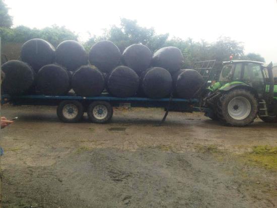 Load of round bales
